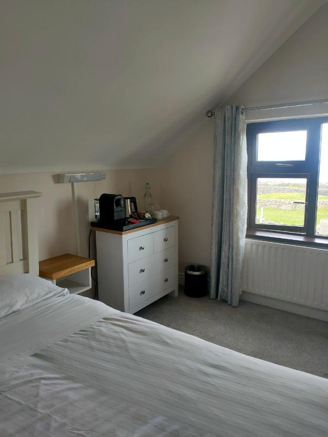 Lios Einne House Accommodation อินิเชียร์ ภายนอก รูปภาพ
